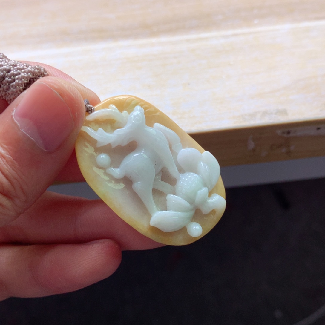 翡翠颈饰未镶嵌吊坠