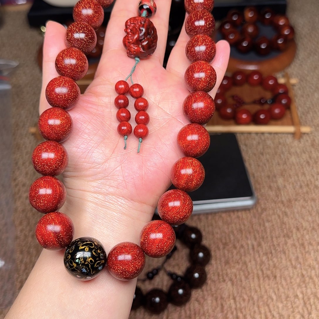 檀香紫檀（小叶紫檀）1.8手红