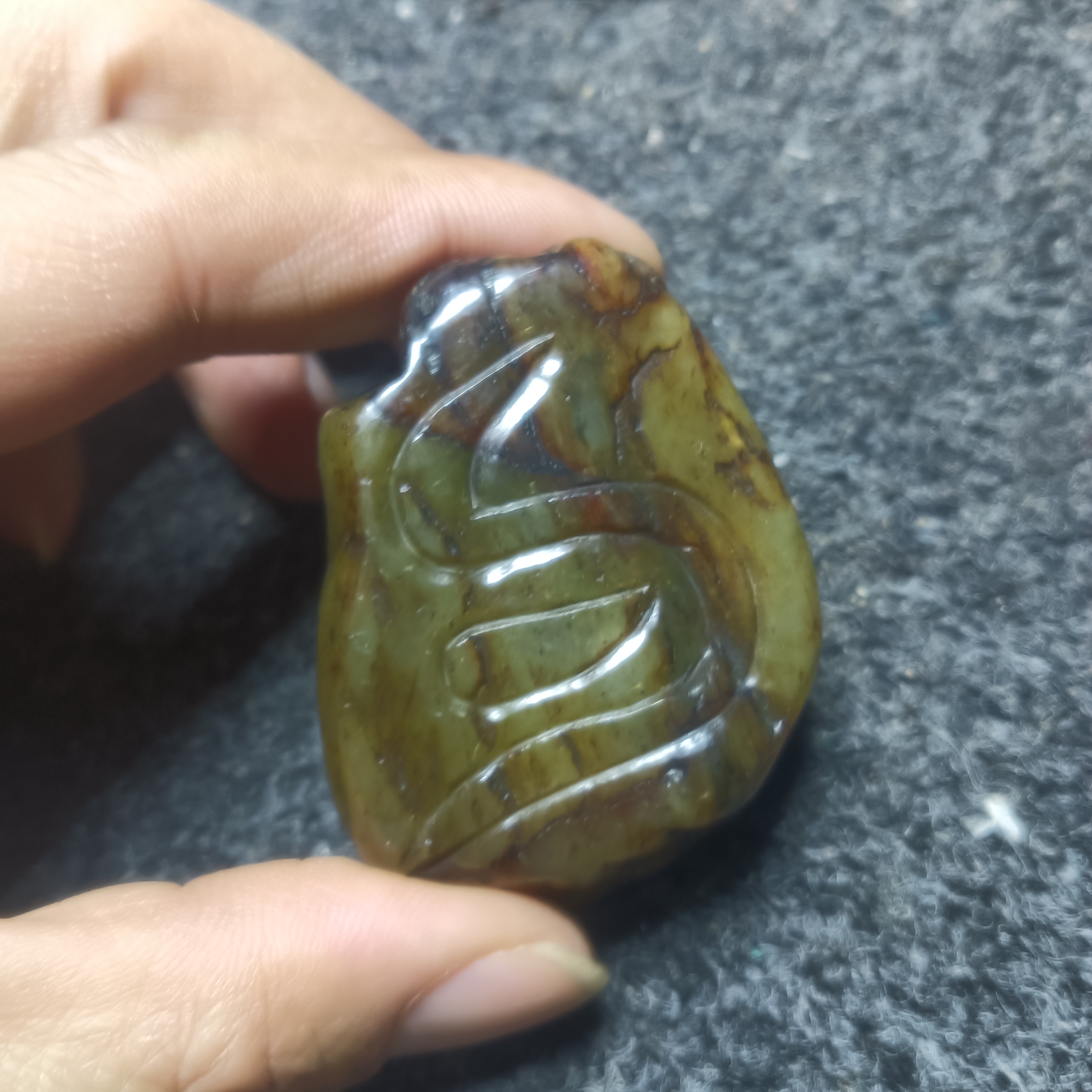 和田玉原石手把件