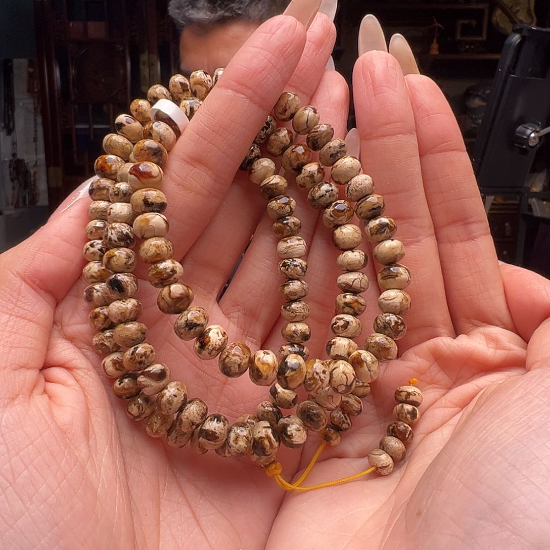 琥珀裸石未镶嵌抚顺琥珀20281七