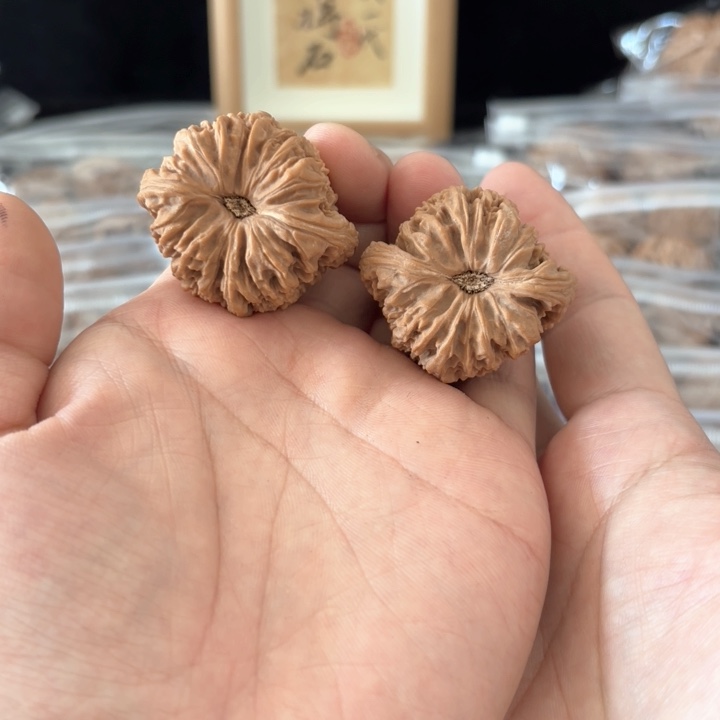 文玩核桃吊坠该**了南将