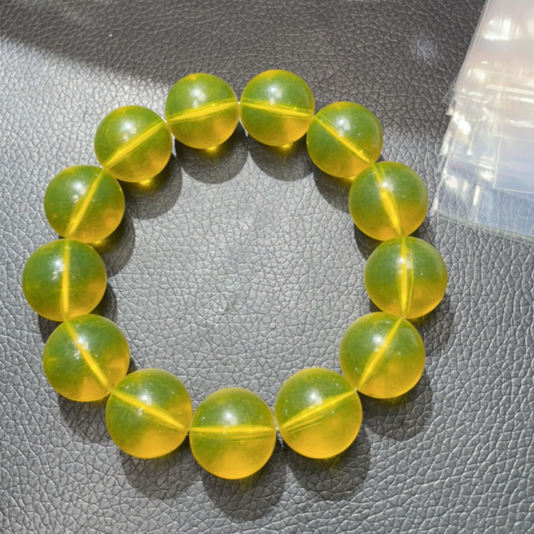  760  卡18老黄珀手串