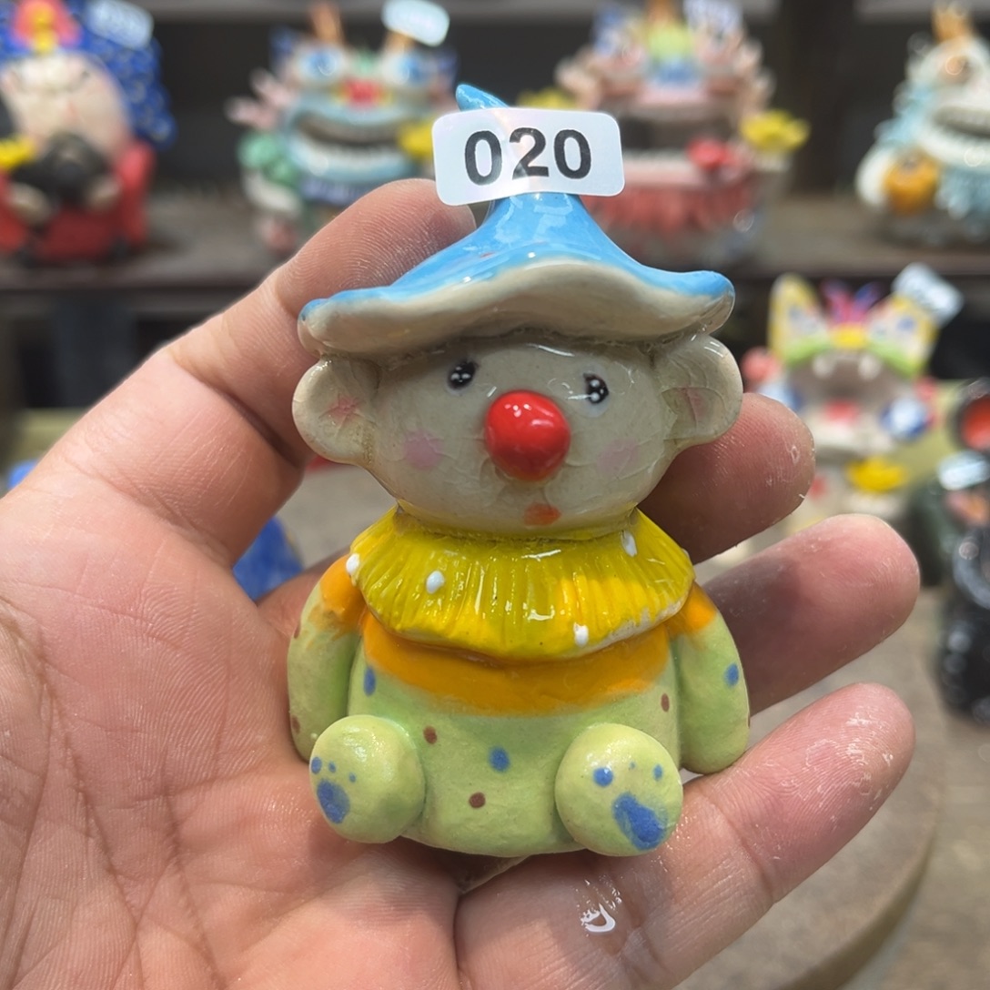 陶瓷纯手工抽象陶瓷摆件020