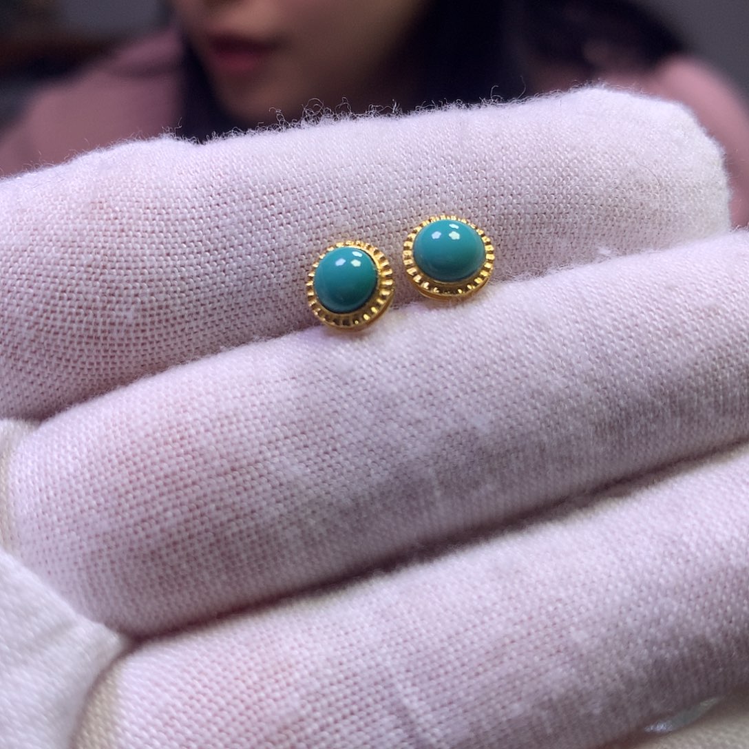 绿松石耳钉18K金镶嵌