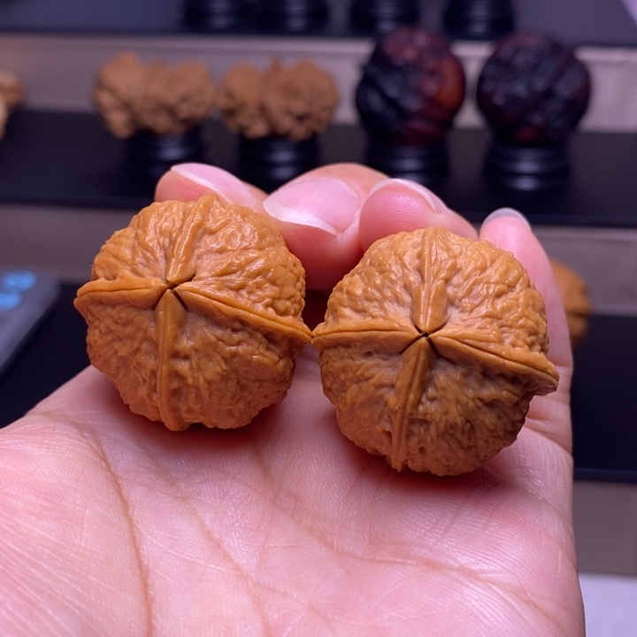 文玩核桃把件小四喜四楞49