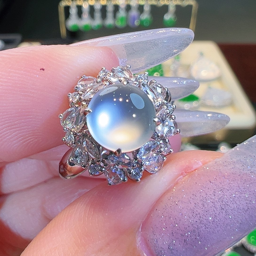 翡翠戒指18K金镶嵌翡翠