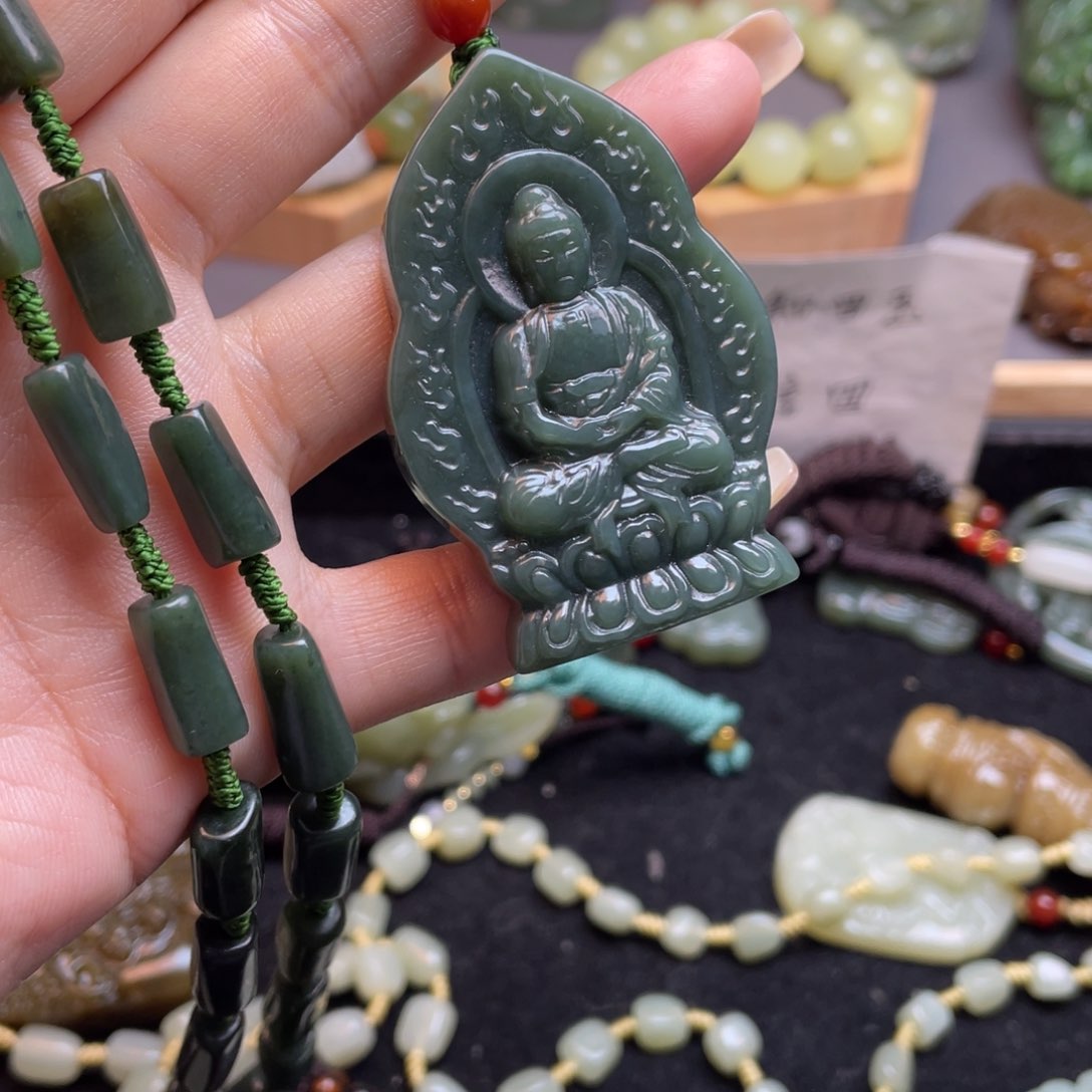 和田玉颈饰未镶嵌