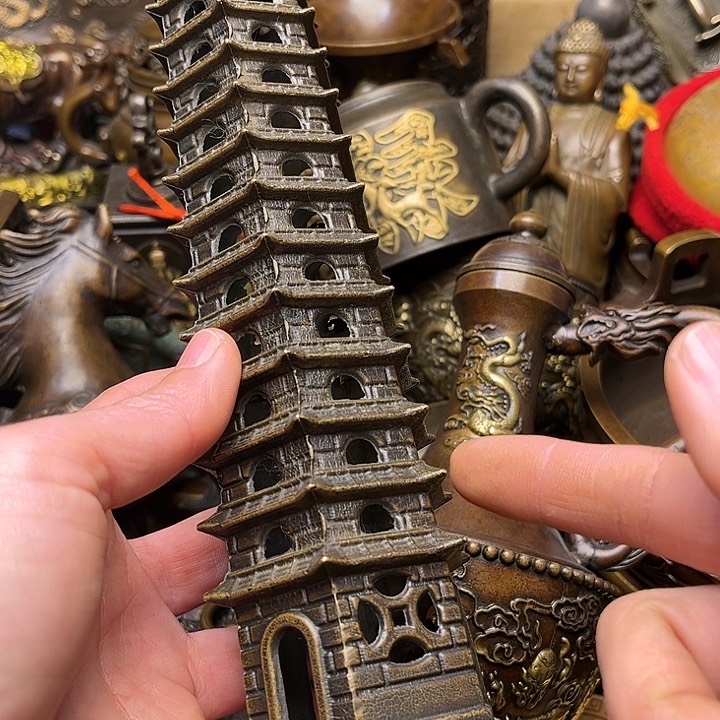 精美铜器批发档口