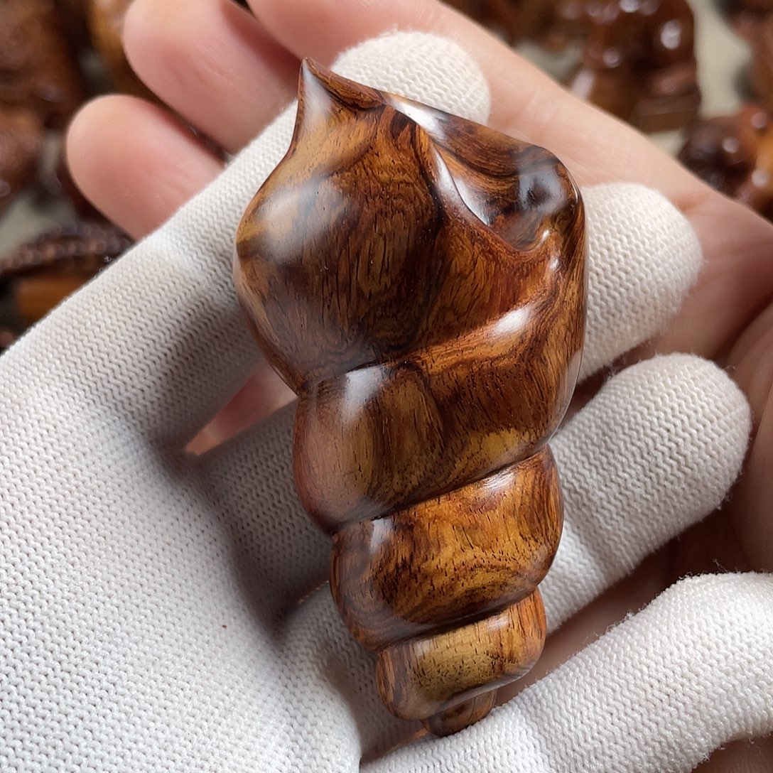 刀***片黄花梨/降香黄檀海螺把件