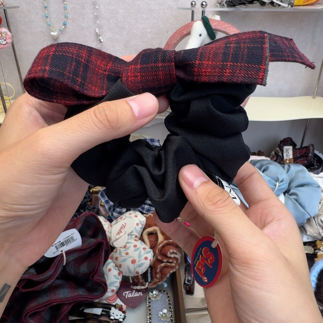 红色蝴蝶结哦哦哦哦哦哦