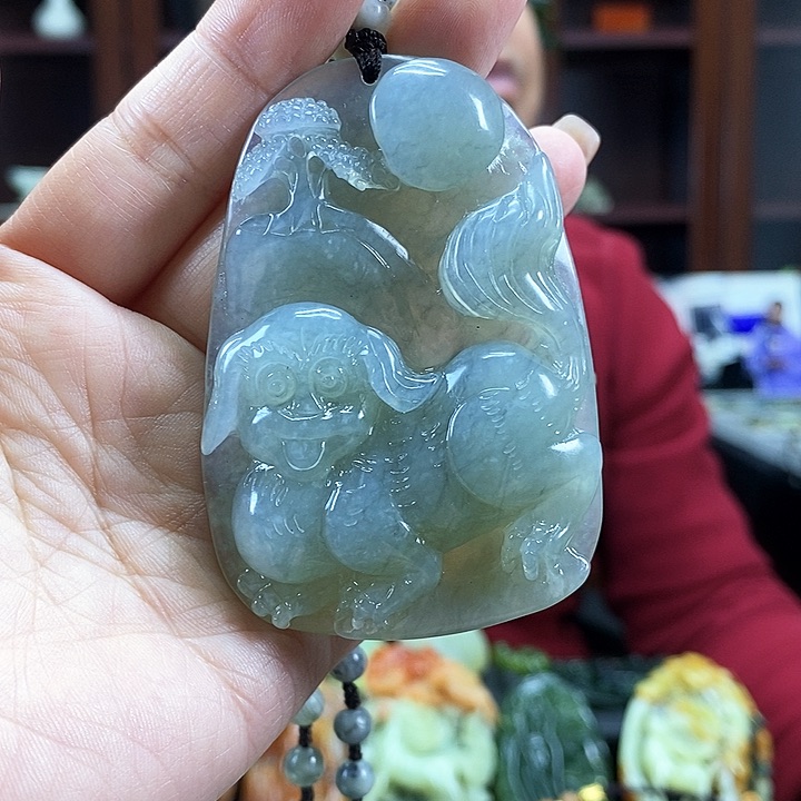 蛇纹石玉吊坠未镶嵌