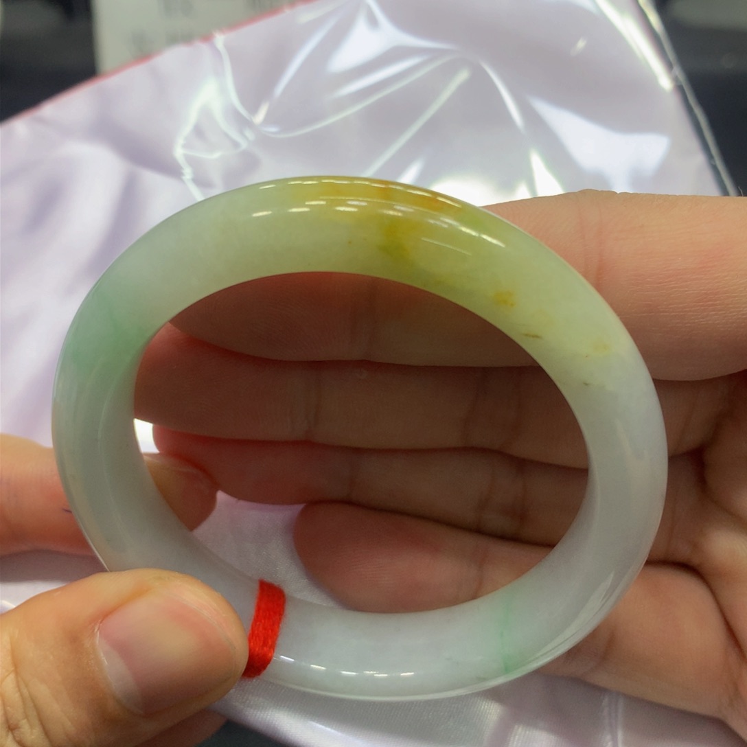 翡翠手镯未镶嵌翡翠手镯