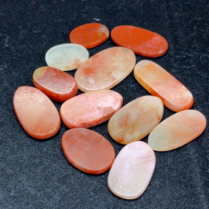 老挝石12个。。。。。。