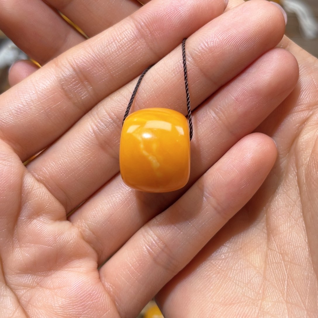 【闪购商品】琥珀裸石未镶嵌马蹄