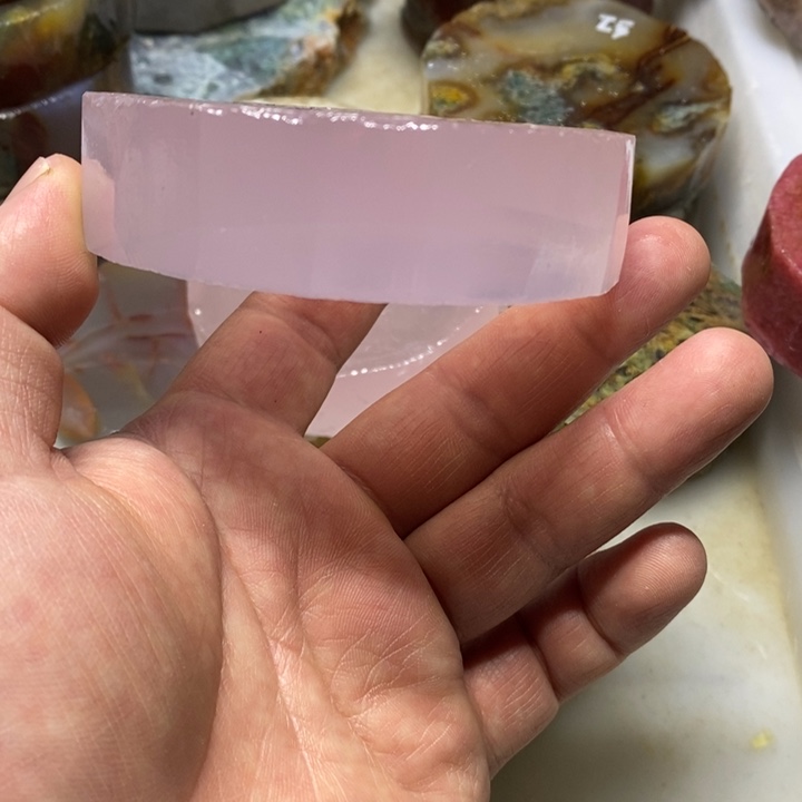 定制石英质玉樱***。定制石英质玉手镯