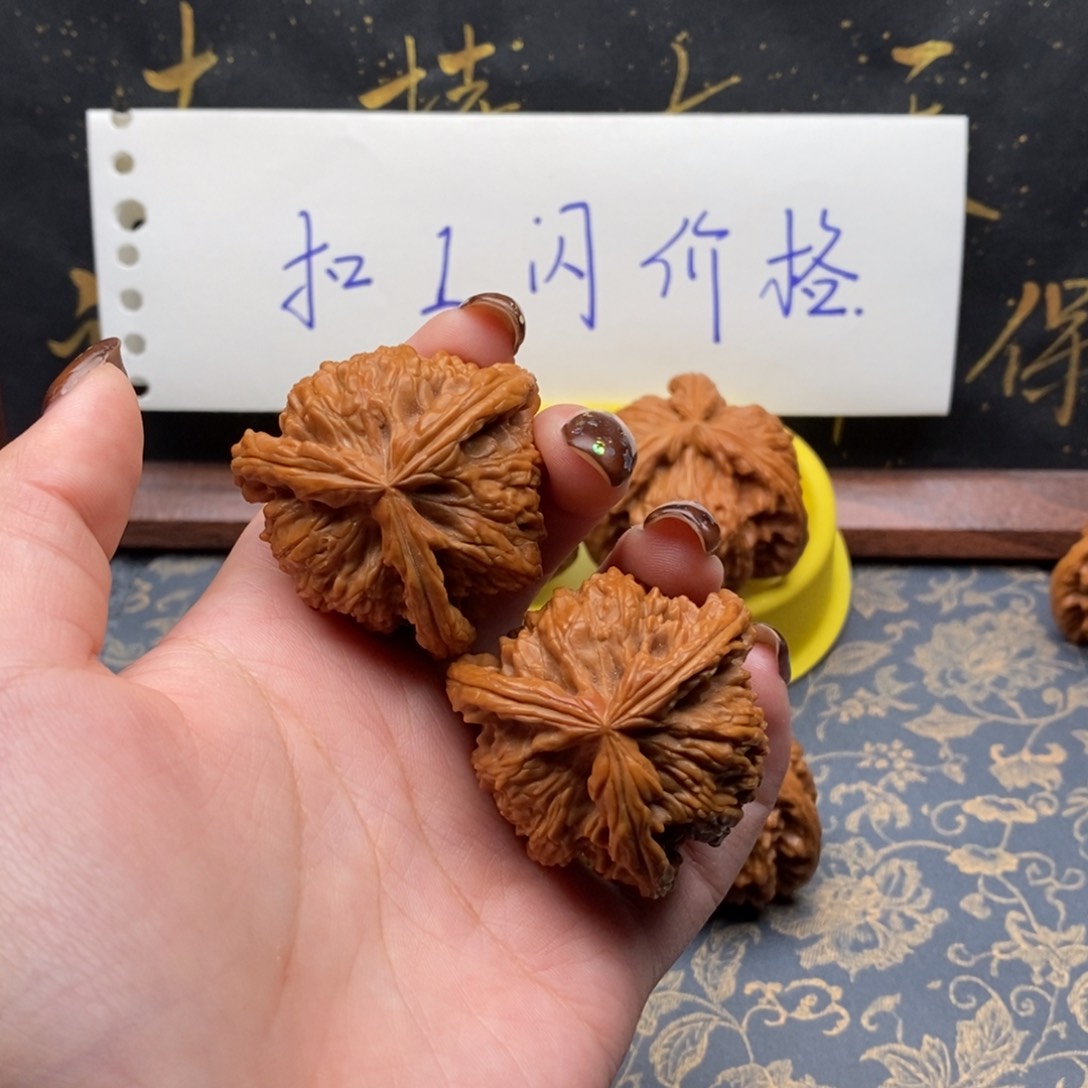 吊坠文玩核桃超白狮子