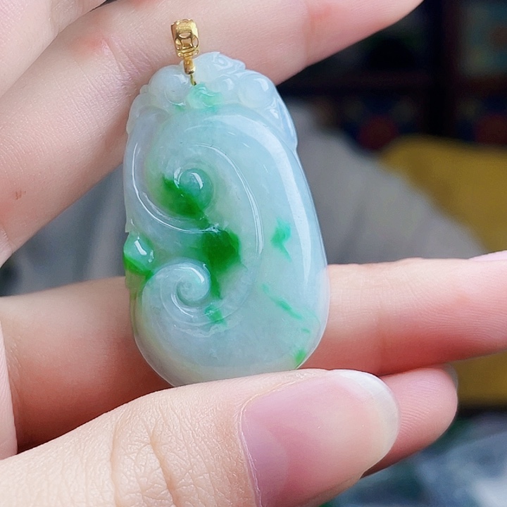 翡翠18K金镶嵌颈饰多样性