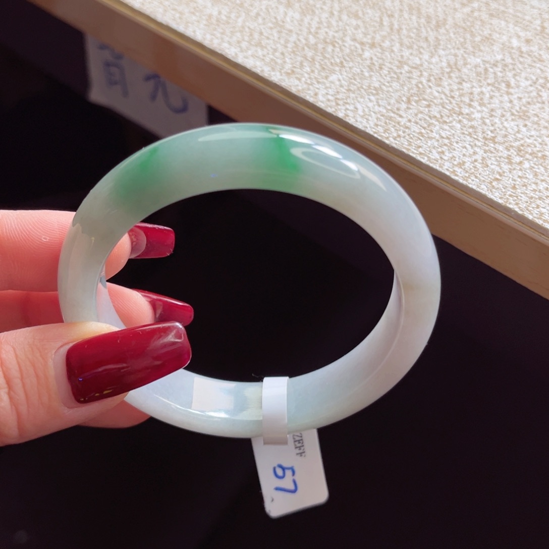 翡翠手镯未镶嵌手镯