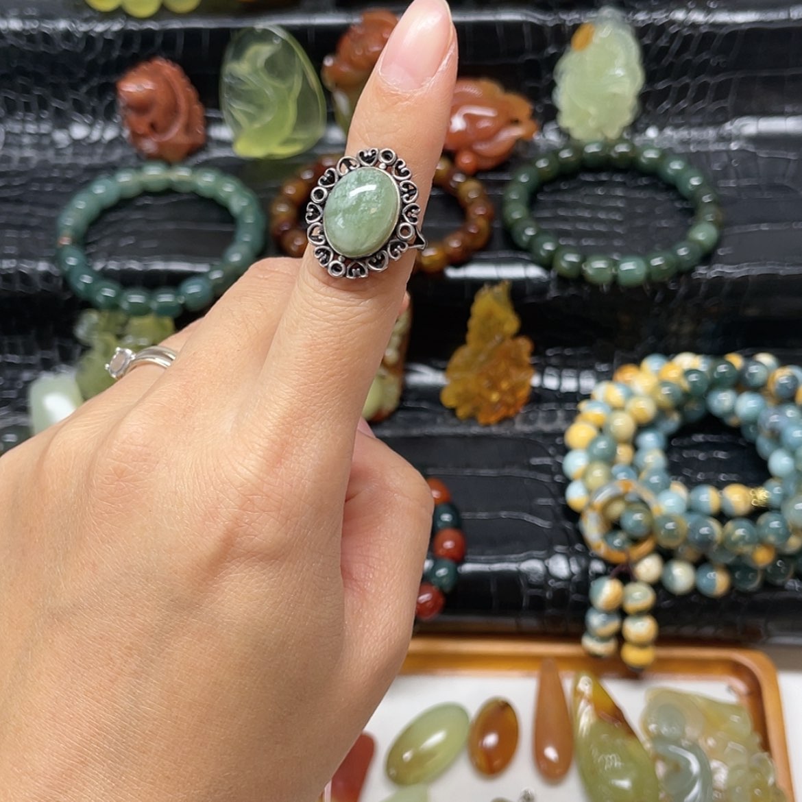 【闪购商品】银S925镶嵌蛇纹石玉戒指