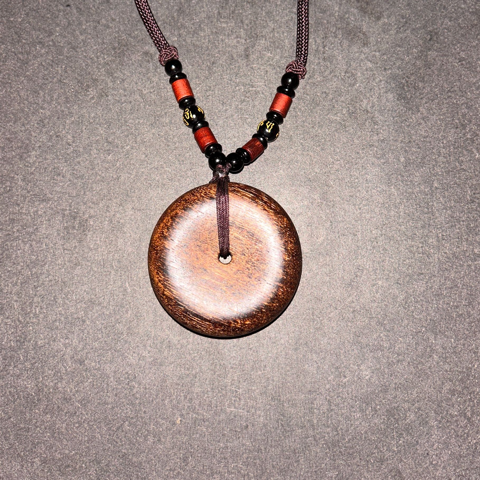 【东少珍藏】R7H0150 金丝顺化红土 沉香平安扣 吊坠（多样性发货）