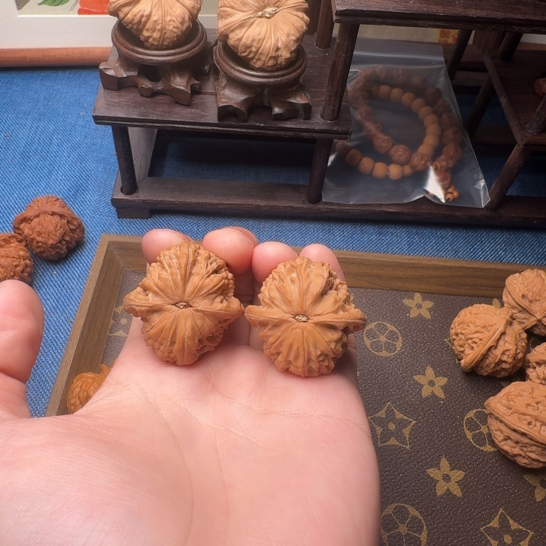 业****桃核把件磨盘666888999