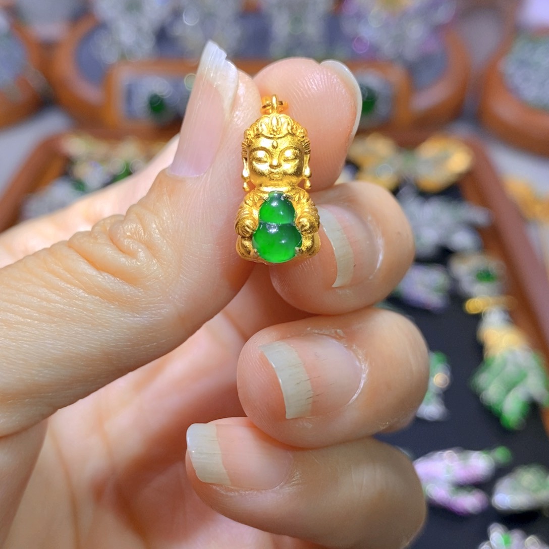 翡翠颈饰银S925镶嵌天然翡翠