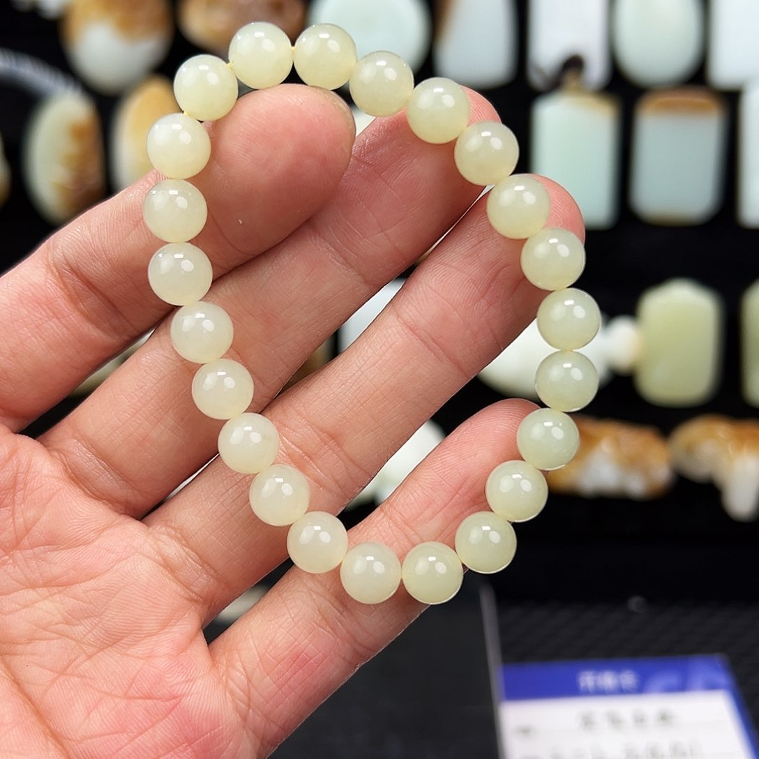 和田玉颈饰未镶嵌