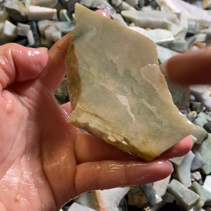 翡翠颈饰未镶嵌天然翡翠