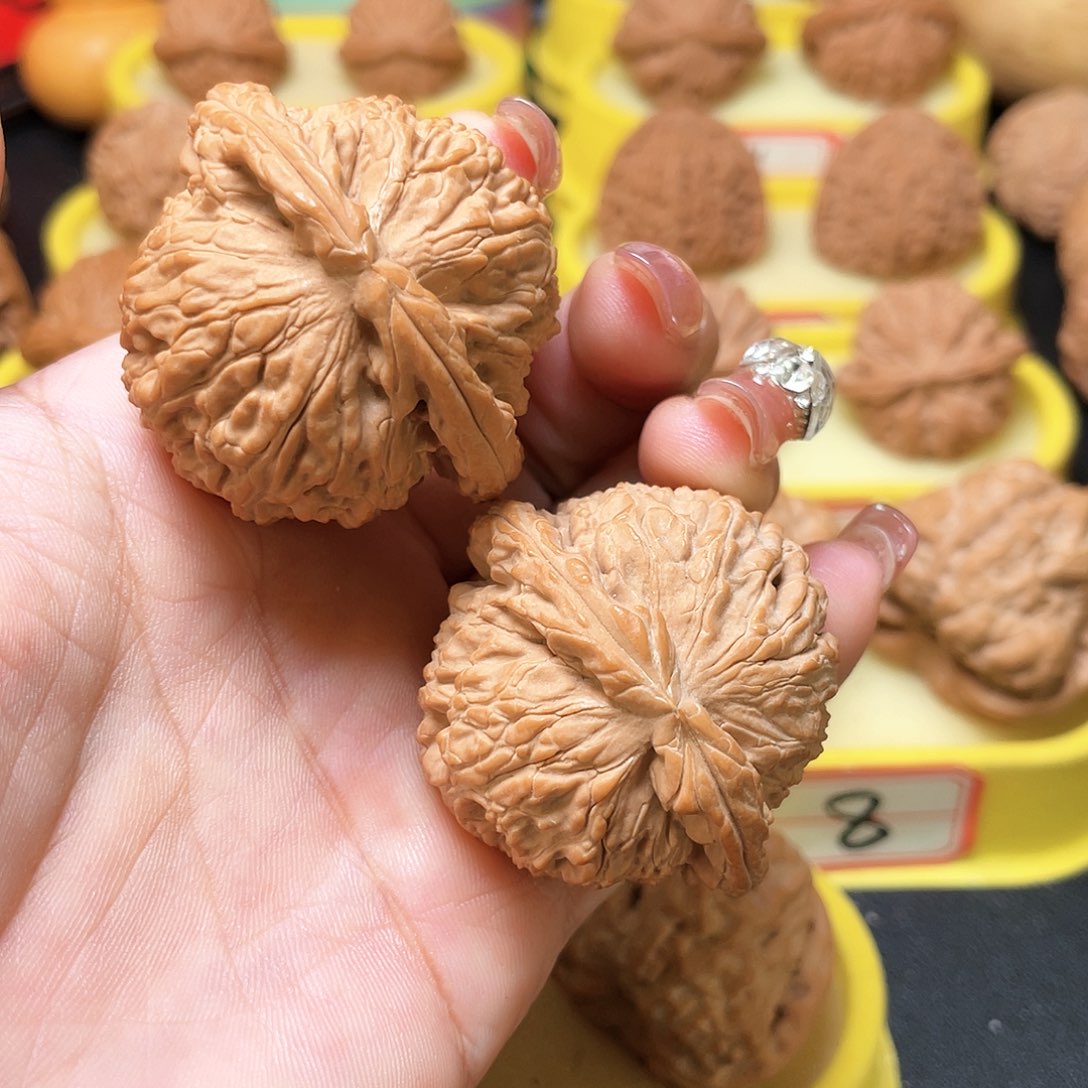 吊坠文玩核桃l***.福利白狮子