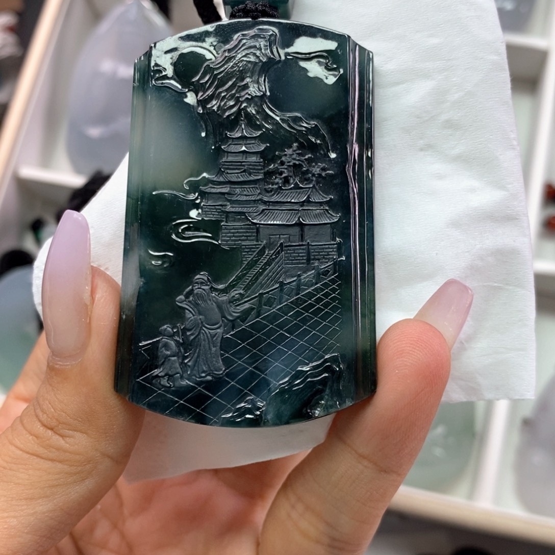 罗***俊翡翠未镶嵌颈饰翡翠