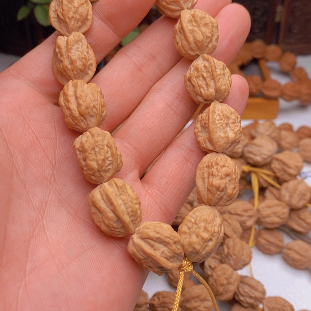 秋****桃核手串蛤蟆头尺寸16