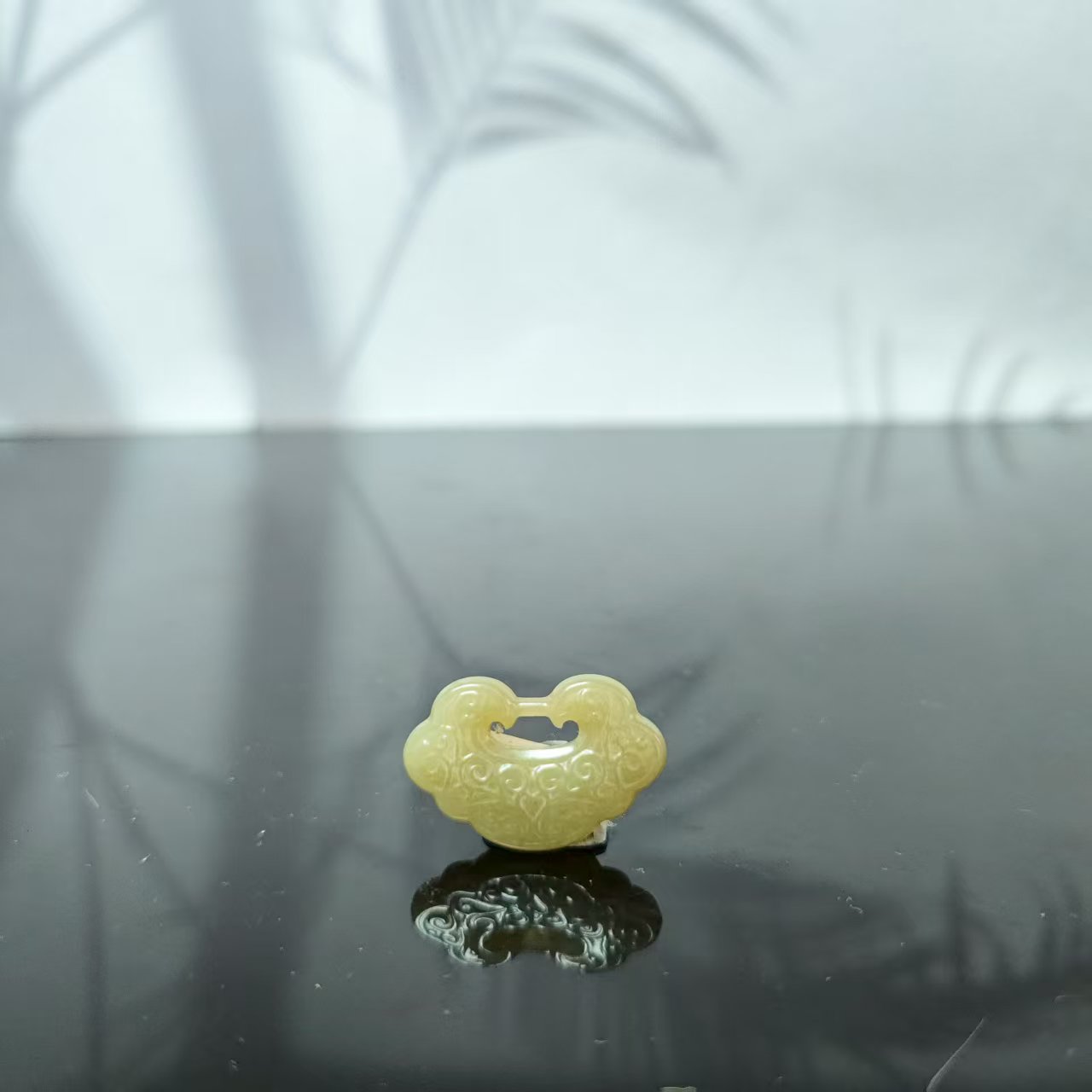 M和田玉平安锁吊坠3572