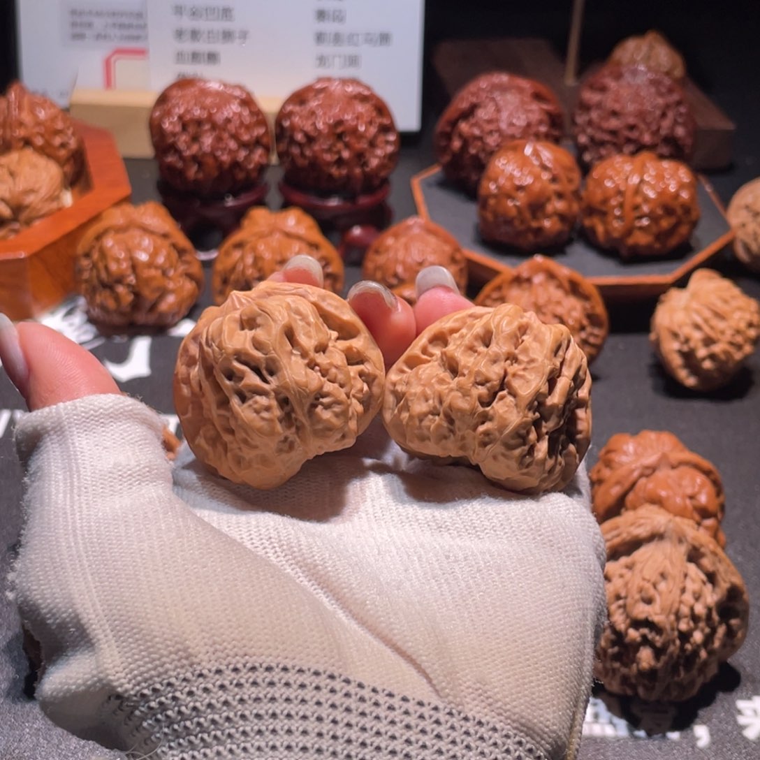 文玩核桃吊坠38.38蛤蟆头9507