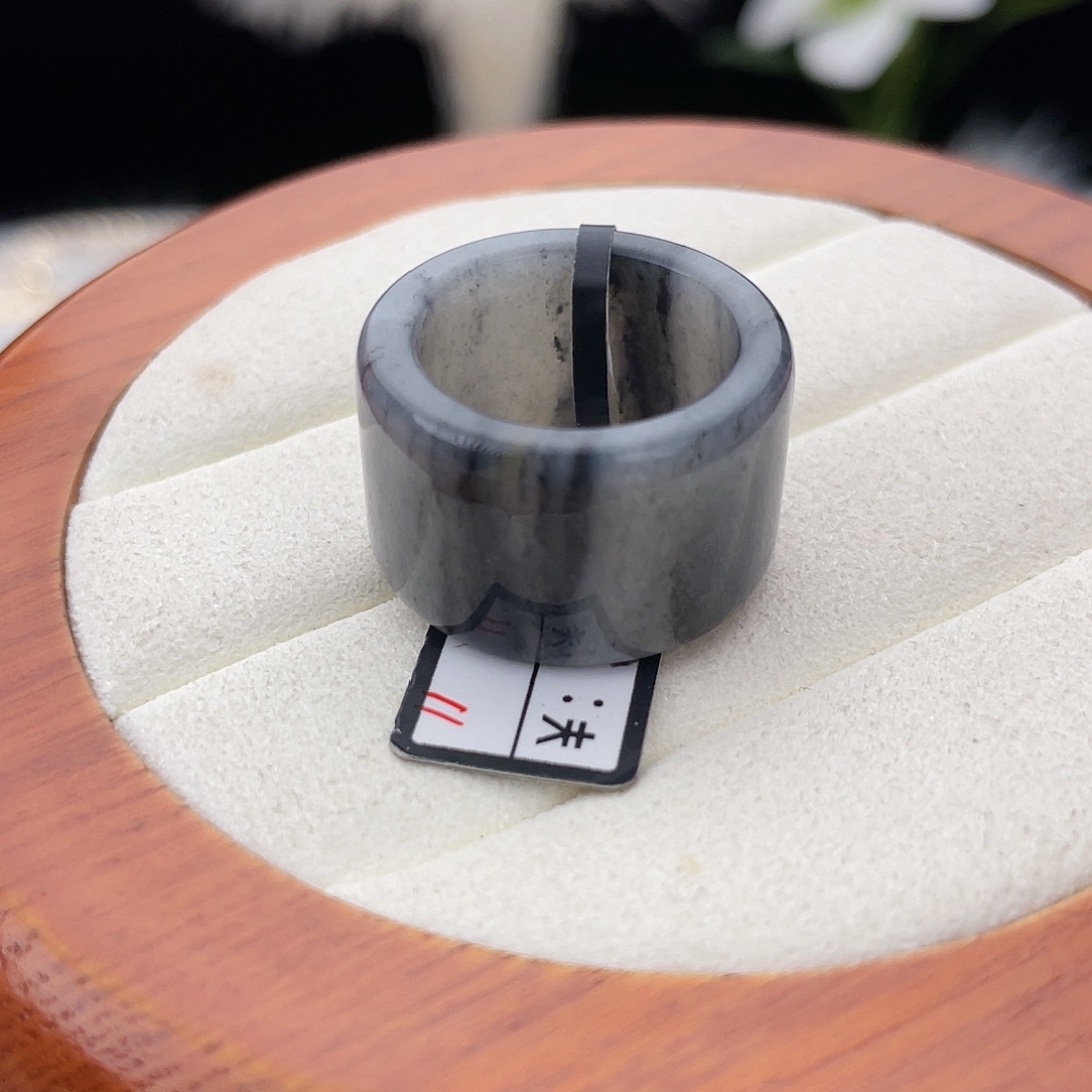 和田玉未镶嵌戒指l。青花圆切 17.4。不退换