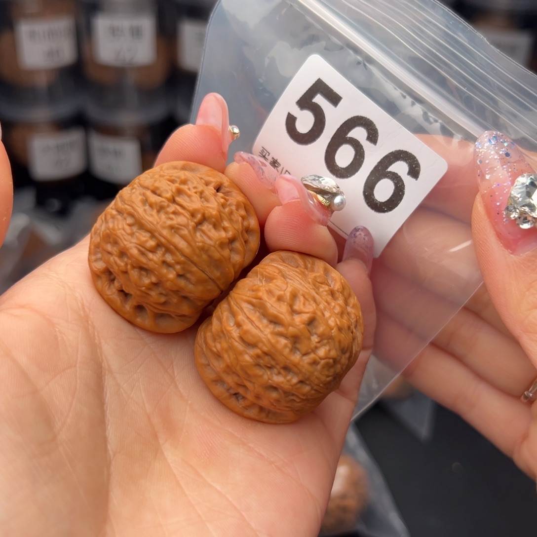 文玩核桃吊坠铁锤35