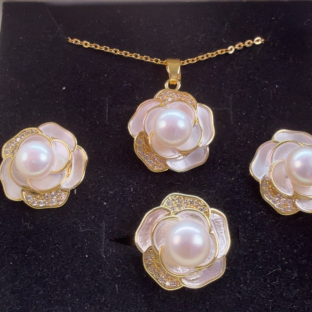 淡水珍珠耳饰未镶嵌