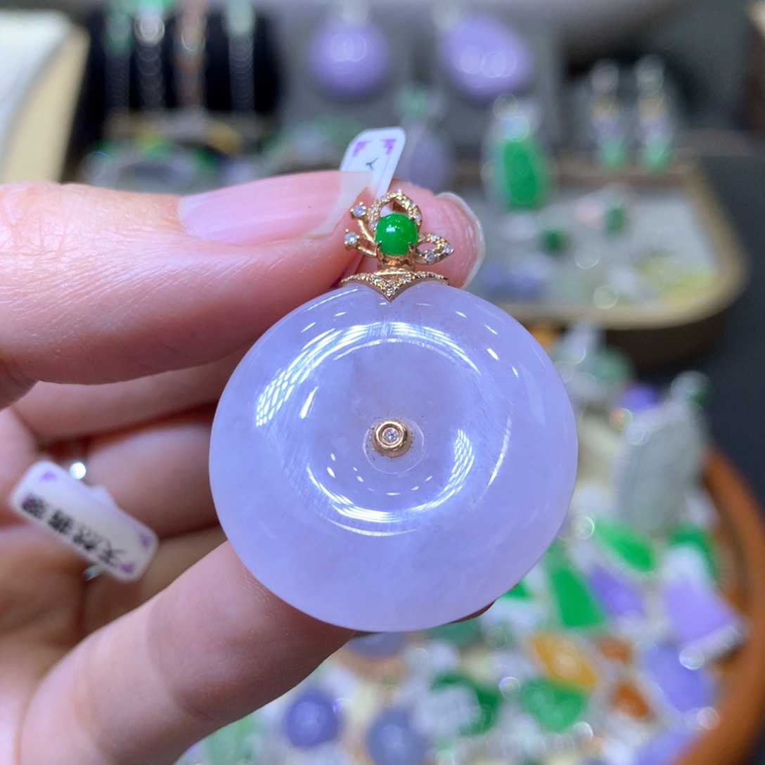 【闪购商品】翡翠颈饰18K金镶嵌翡翠吊坠项链