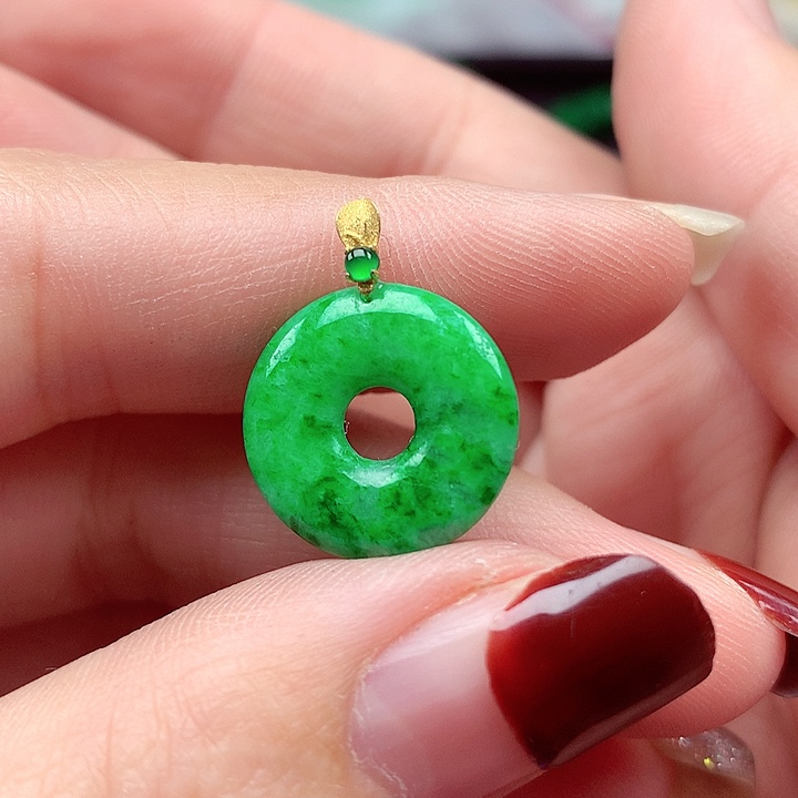 翡翠颈饰18K金镶嵌翡翠