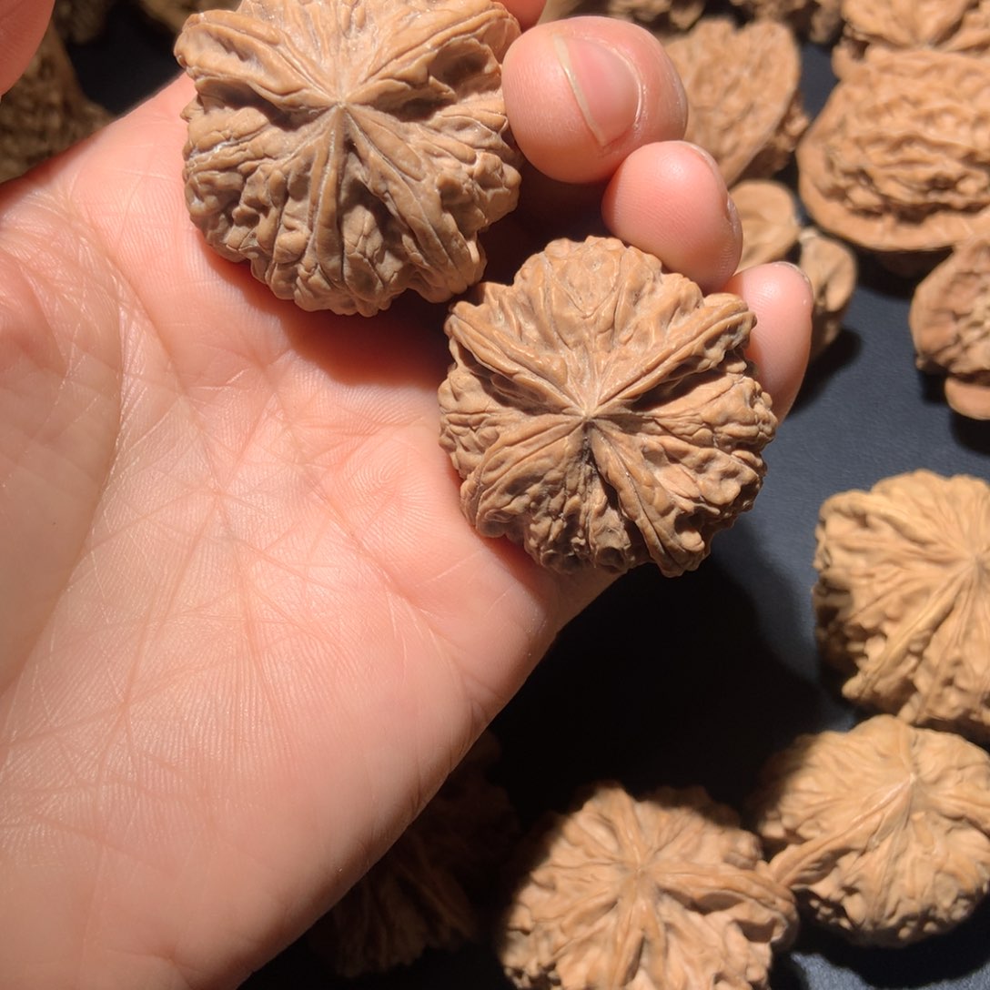 文玩核桃把件满****白文玩核桃