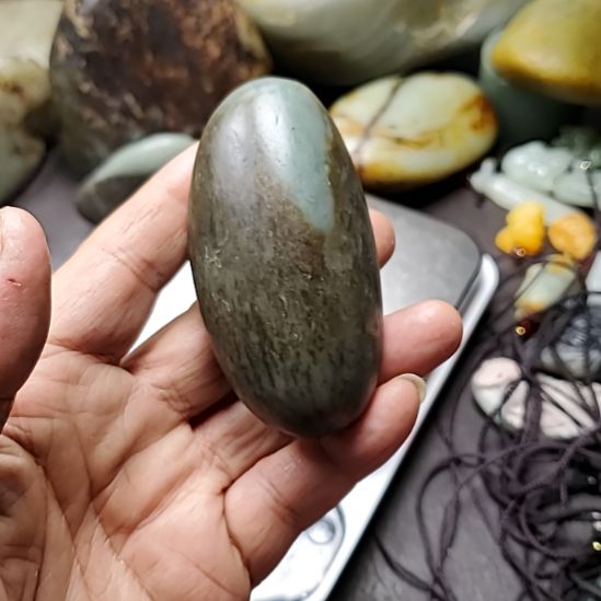 宏***发和田玉未镶嵌把件