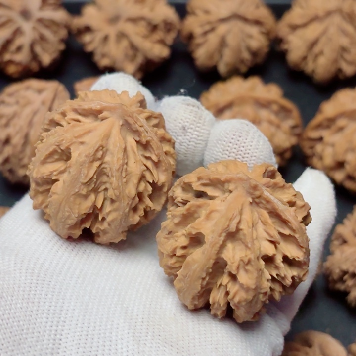 文玩核桃把件判*秦岭灯笼8