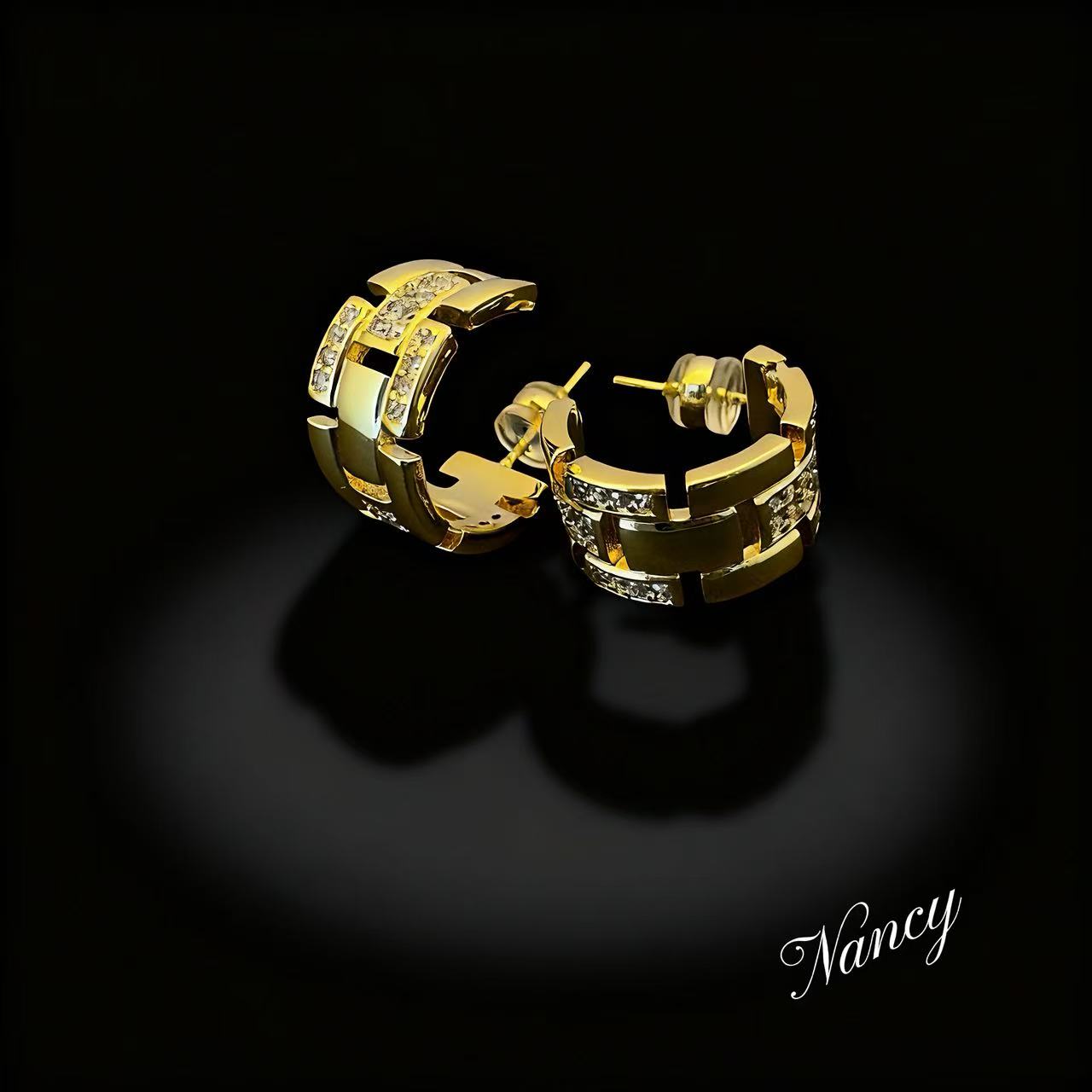 合金耳饰 简约c型带钻格纹百搭耳钉气质高品质防敏