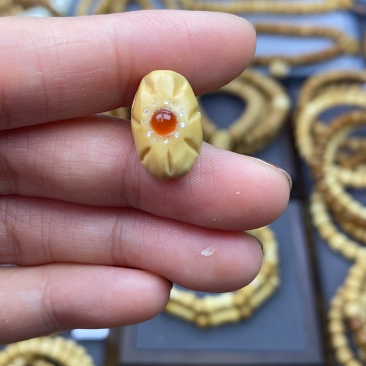 龙眼菩提手串特****?手工雕刻三通