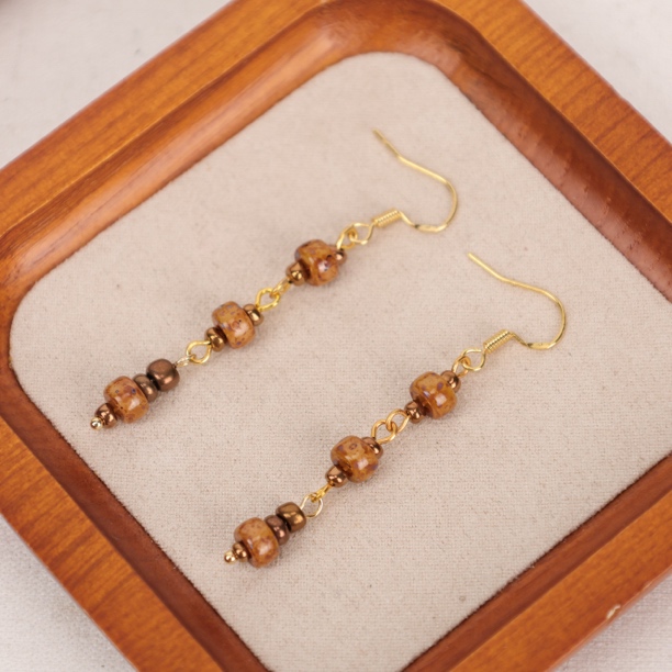 合金耳饰 玉楼东合金耳饰 LZ2312-2 焦糖色小米珠琉璃耳环