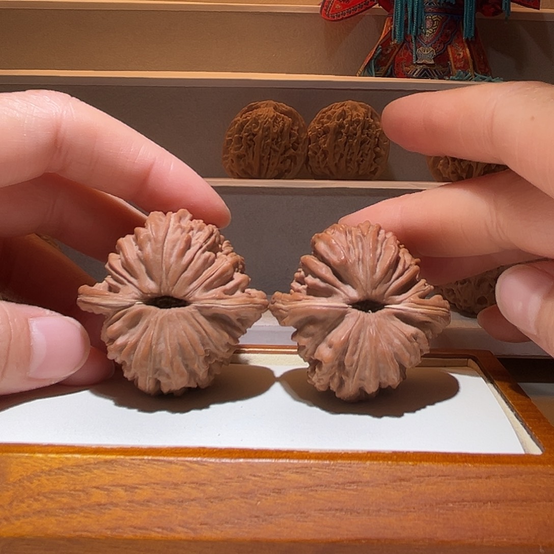 吊坠文玩核桃43平谷四座楼，菊花底