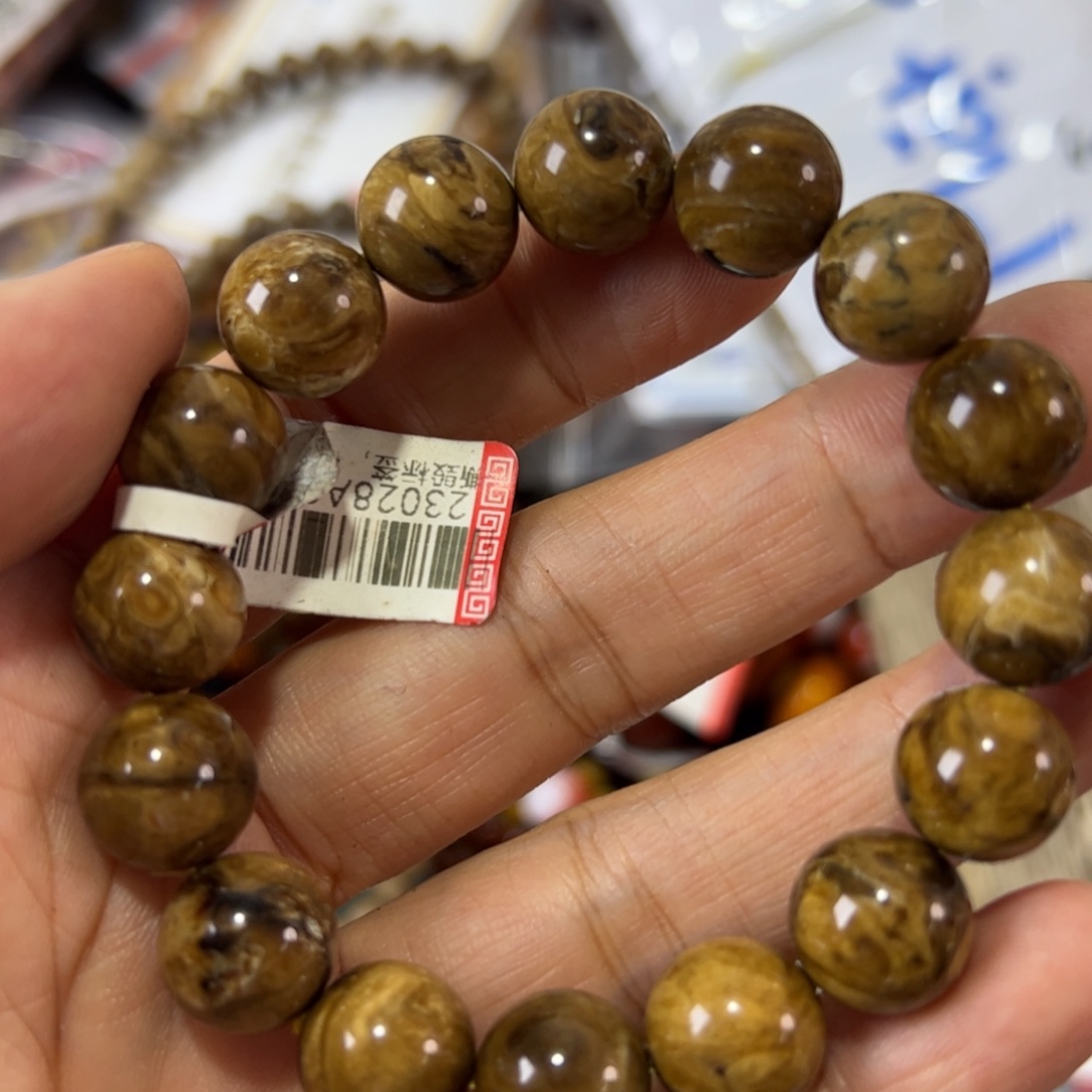 未镶嵌琥珀珠宝奇石586