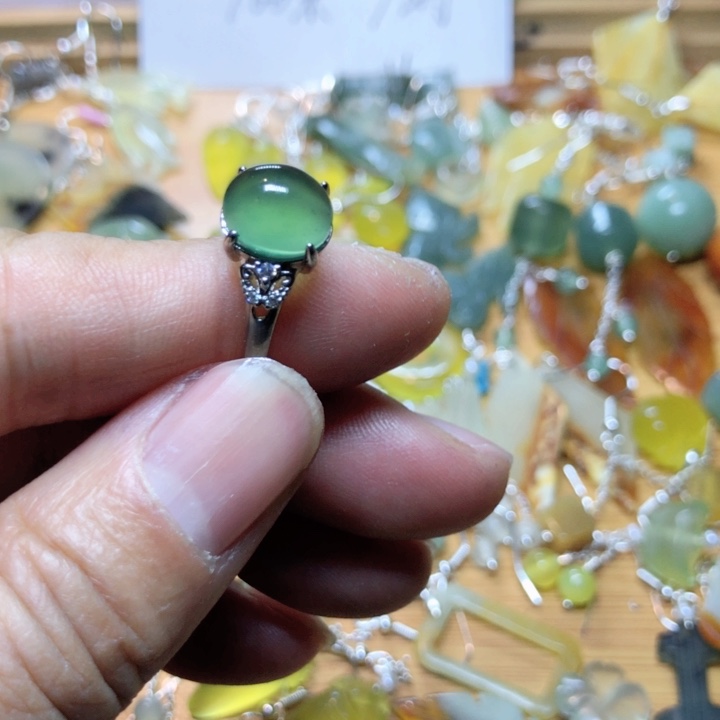 【闪购商品】蛇纹石玉手牌未镶嵌