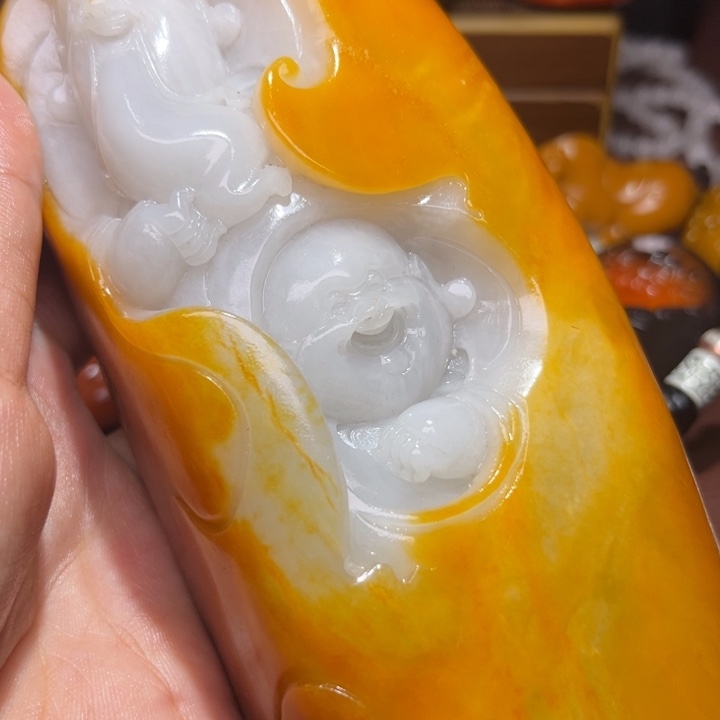 恭***乐和田玉未镶嵌颈饰