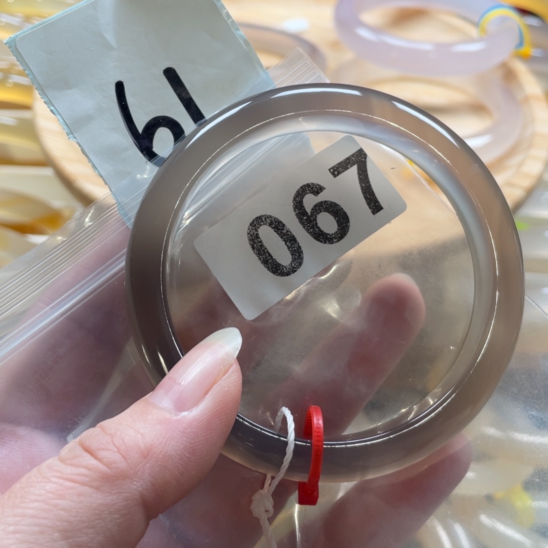 文***文玛瑙/玉髓未镶嵌手镯