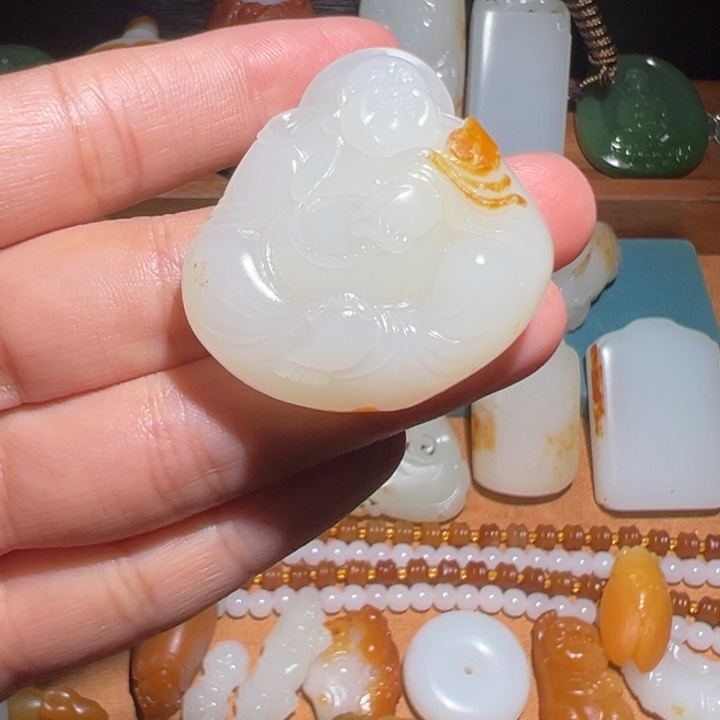 三***.和田玉未镶嵌挂件
